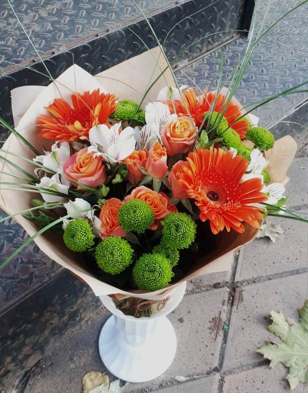 Букет цветов из: Герберы, Хризантемы, Альстромерии и Розы в Восточный