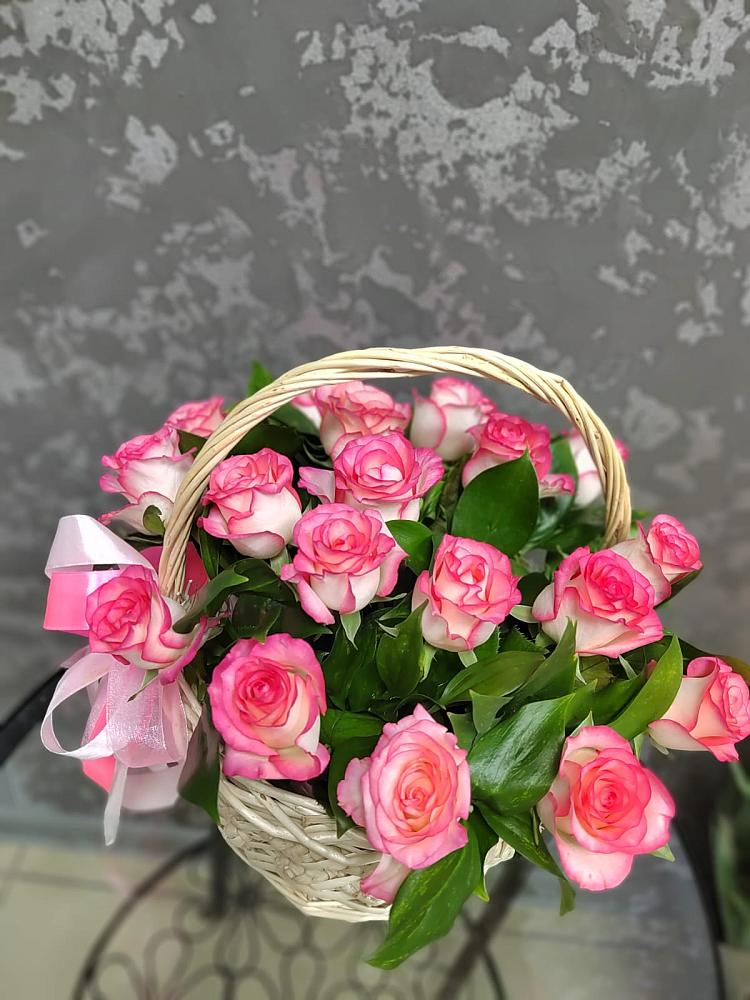 Цветочная композиция из Розы в корзине в Восточный
