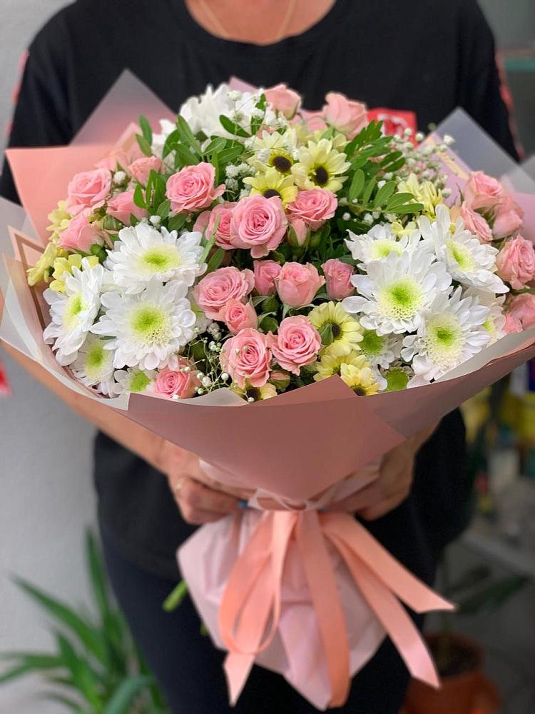 Букет цветов из: Розы и Хризантемы в Восточный