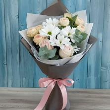Букет цветов из:  Хризантемы и Розы в Восточный
