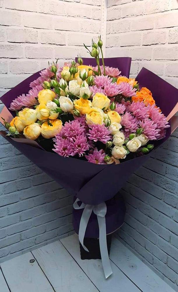 Букет цветов из: Хризантемы и Розы в Восточный