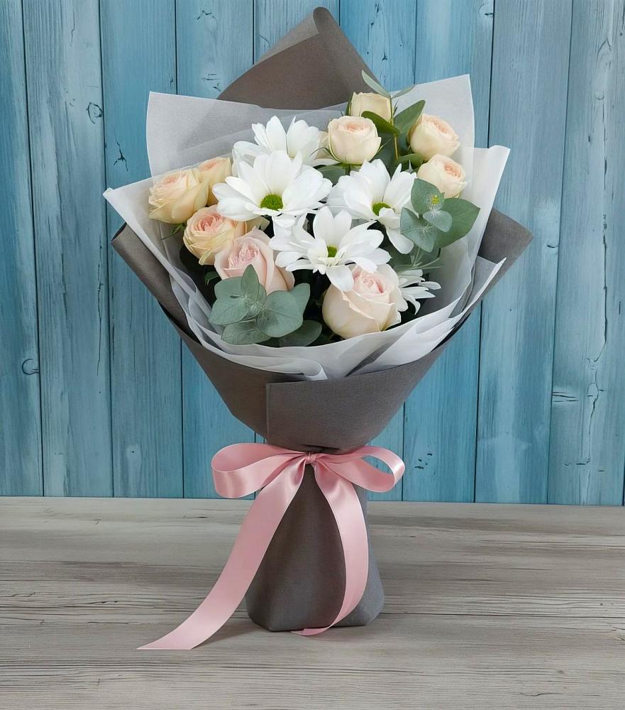 Букет цветов из: Хризантемы и Розы в Восточный