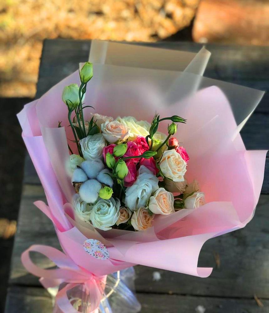 Букет цветов из: Розы и Лизиантусы в Восточный