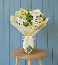 Букет цветов из:  Хризантемы и Розы в Восточный