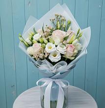 Букет цветов из:  Розы и Лизиантусы в Восточный