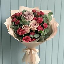 Букет цветов из:  Гвоздики и Розы в Восточный